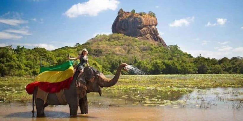 Kandy : Dambulla Sigiriya Private Guide Tuk Tuk Tour - Key points at a glance
