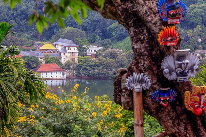 Kandy Day Tour From Colombo - Kandy Lake and the hilltop viewpoint