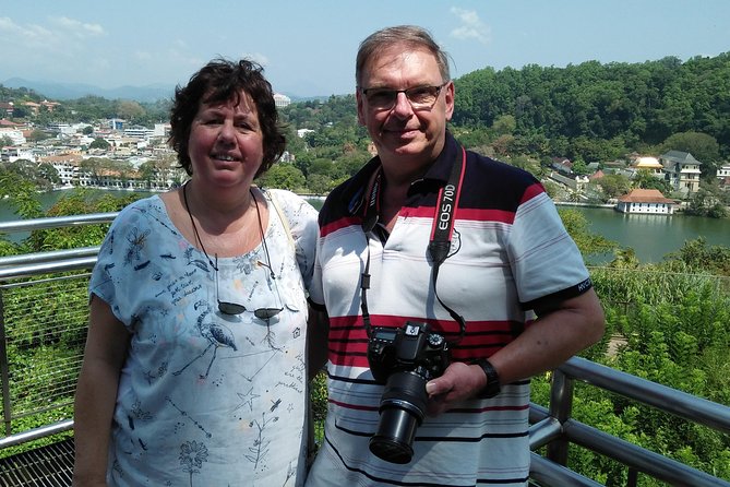 Kandy Day Trip from Colombo: Tea Factory- Peradeniya Botanical Gardens-Kandy - Lunch at the botanical garden cafeteria