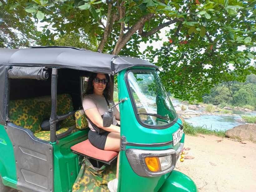 Kandy: Discover the City on a Private Guided by Tuk Tuk Tour - Circling Kandy Lake and pausing at the viewpoint