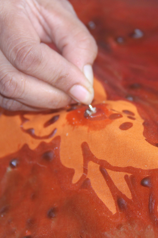 Kandy: Interactive Batik Workshop - Tea, food, and the family welcome