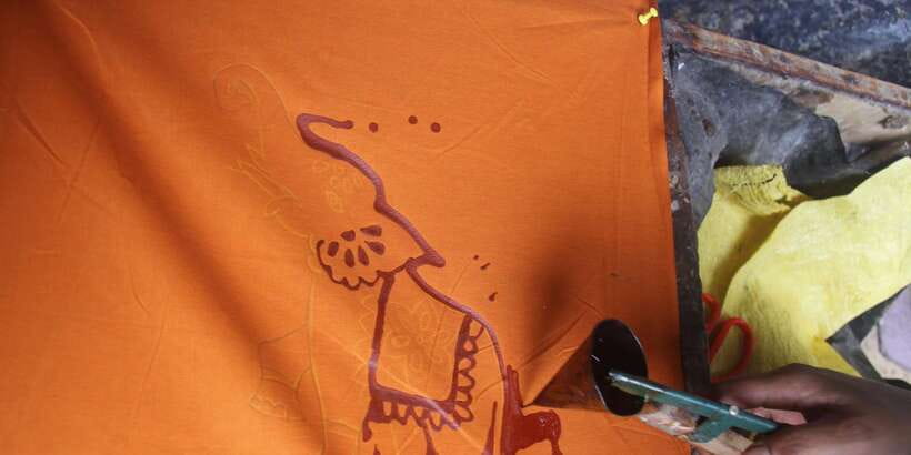 Kandy: Interactive Batik Workshop - Meeting Anuja and learning the craft