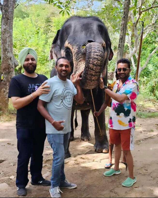 Kandy : Pinnawala Day Tour with Top Rated Local Guide - Starting in Kandy and settling into the tuk tuk