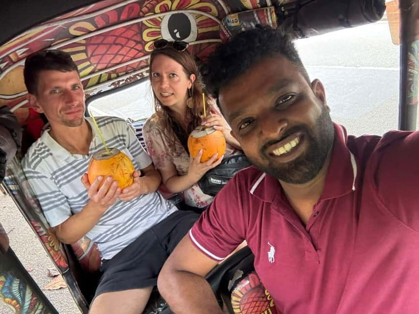 Kandy Private Guided City Day Tour by Local Tuk Tuk - Starting At Asgiri Maha Viharaya