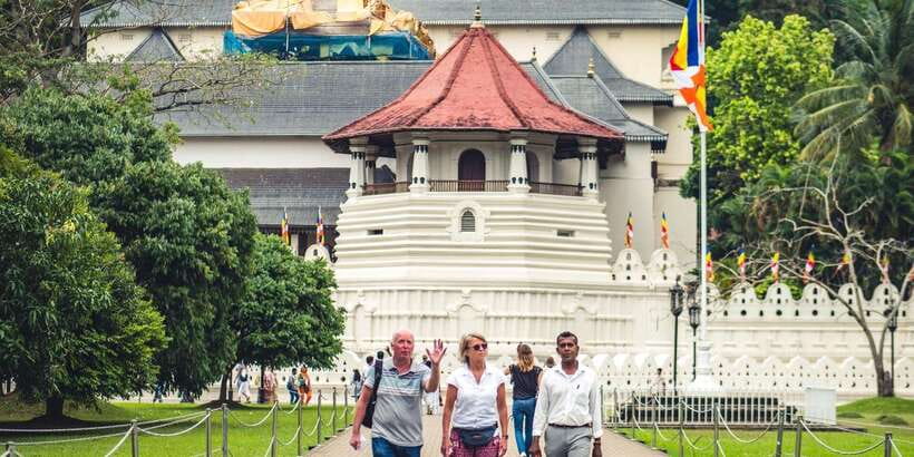 Kandy: Private Guided City Tours by Tuk Tuk Sightseeing Tour - Key points to know before booking