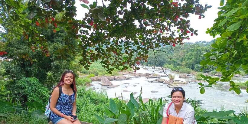 Kandy: Private Guided Tour with Local Highlights by Tuk Tuk - Royal bathing pavilion and National Museum