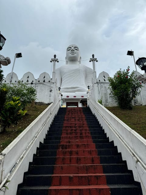 Kandy: Private Guided Tour with Local Highlights by Tuk Tuk - Lunch, local advice, and the human part of the tour