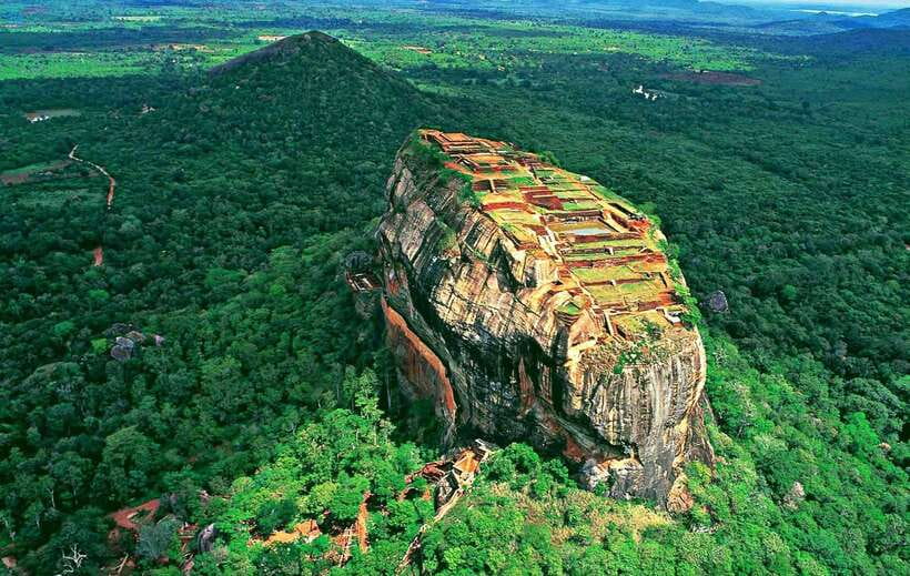 Kandy: Sigiriya Fortress & Cave Temple Full Day Private Tour - Why This Long Day Makes Sense from Kandy