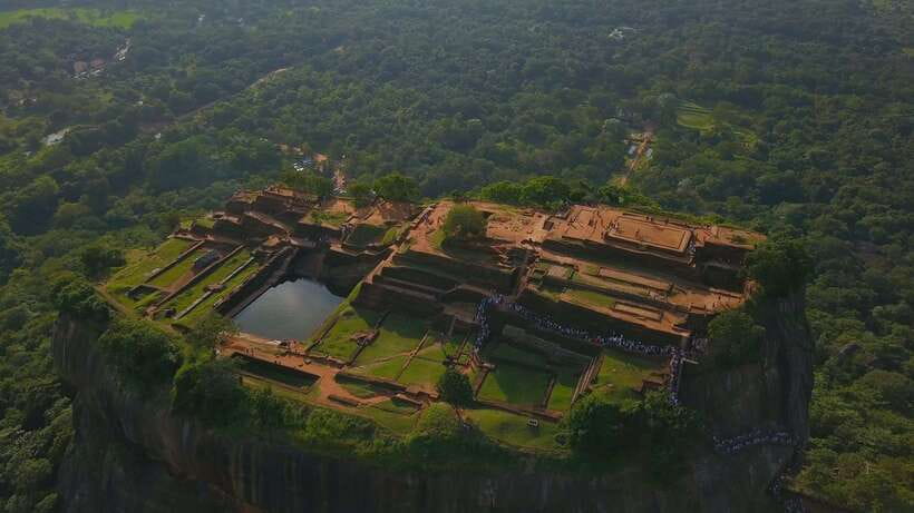 Kandy: Sigiriya Fortress & Cave Temple Full Day Private Tour - Dambulla’s Ancient Cave Shrines