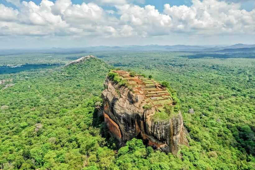 Kandy To Sigiriya Drop Tour- - Private Tour - Dambulla Cave Temple is the day’s strongest stop