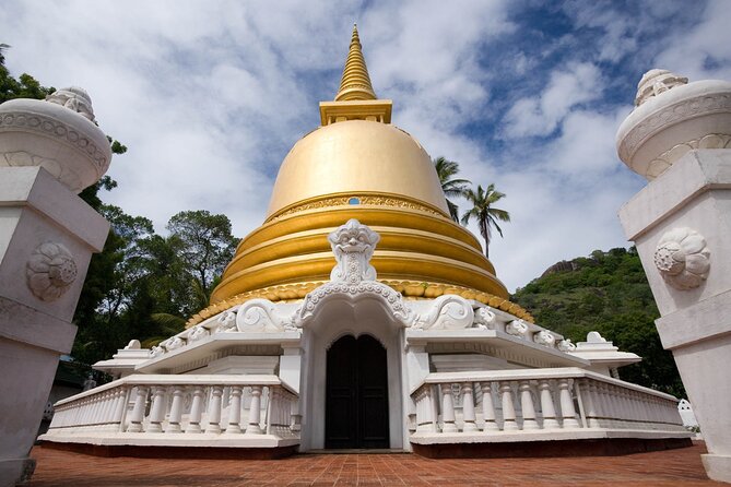 Majestic Sri Lanka in 13 Days All Inclusive VIP Tour by Sithiyam - Gardens, tea hills, and Nuwara Eliya