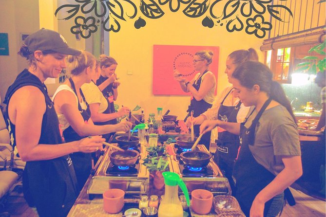 Market Tour and Hands-On Cooking Class Colombo - A fruit drink and a calm start at Villa Ivy Crest
