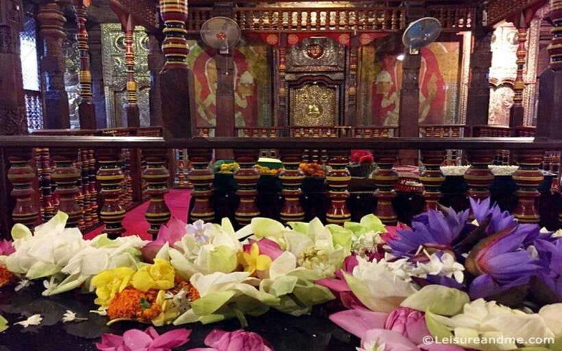 Memorable Tuk Tuk City Tour of Kandy - Visiting the Temple of the Sacred Tooth Relic