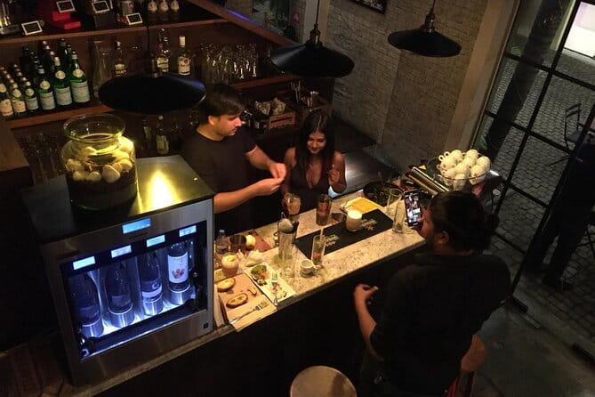Mix it Like a Lankan in Unawatuna - Meeting Ash, the Drunken Lankan