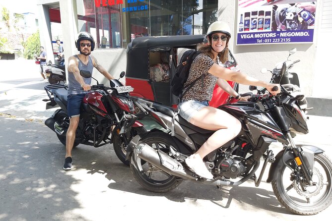 Motorcycle Rental in Negombo - Choosing between a scooter and a motorcycle