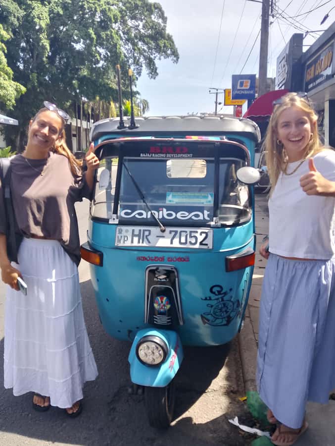 Negombo: Guided City Tour by Tuk Tuk with Hotel Pickup - The beach: cool air, open views, and a short pause