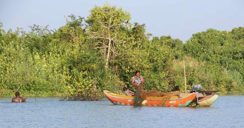 Negombo: Hamilton Canal to Colombo by Boat via Muthurajawela - Who should book this experience?