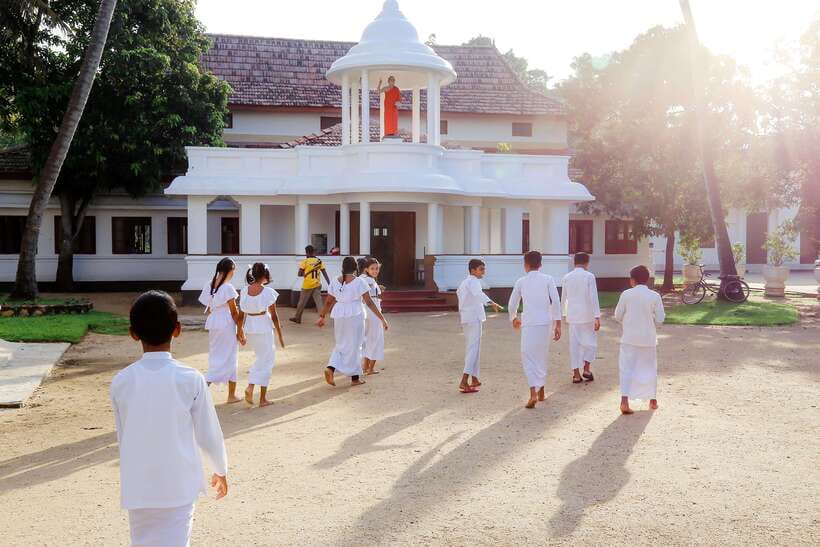 Negombo: Private Half-Day Tuk-Tuk Tour with Hotel Transfers - Main Street and Wellaweediya: getting a feel for town life