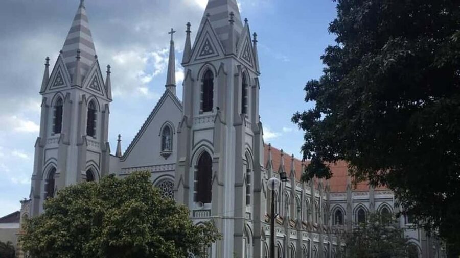 Negombo Private Tour: Market, Temples & Canal - St. Mary’s Church and a longer pause