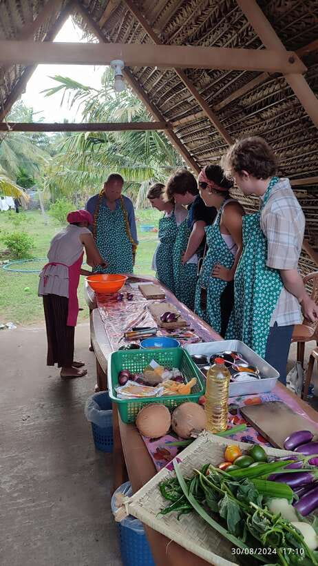 Nilaveli: Sri Lankan Cooking Class with a Local Family - Meeting Nimali and finding the cooking spot