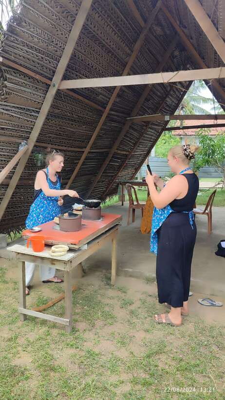 Nilaveli: Sri Lankan Cooking Class with a Local Family - What makes this class personal