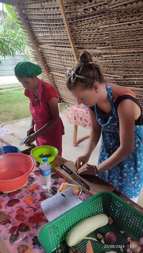 Nilaveli: Sri Lankan Cooking Class with a Local Family - Accessibility, timing, and practical preparation