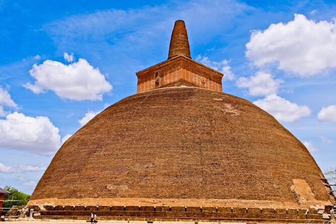 One Day Tour - Sacred city of Anuradhapura & Sacred city of Mihintale. (Sunset) - Jethawanaramaya and the scale of the old city
