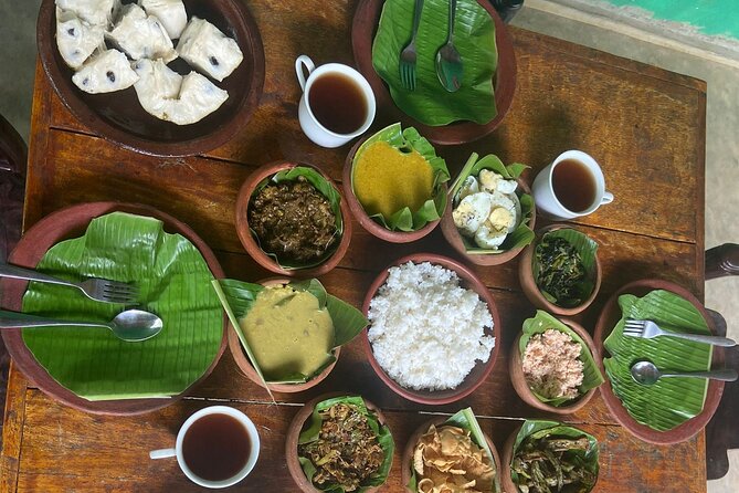 Organic cooking class sigiriya (kumara & family) - Setting the table, then eating what you made