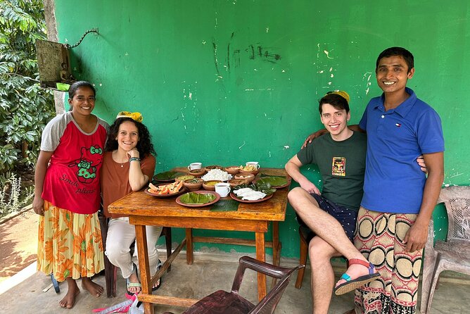 Organic cooking class sigiriya (kumara & family) - A garden tour before the first knife is lifted
