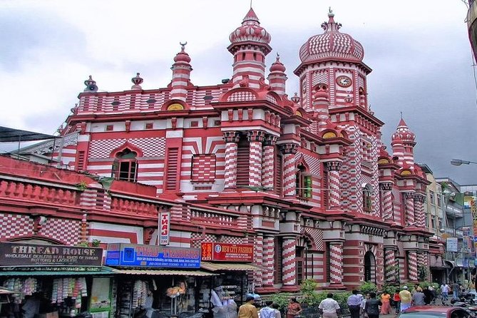 Private City tour in Colombo By tuk tuks or Cars - Colombo Fort, Pettah, and the Floating Market