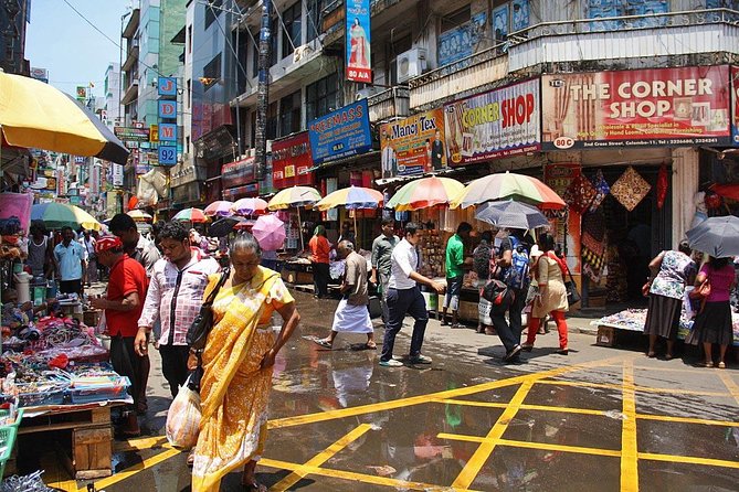 Private City tour in Colombo By tuk tuks or Cars - A guide who adjusts the pace