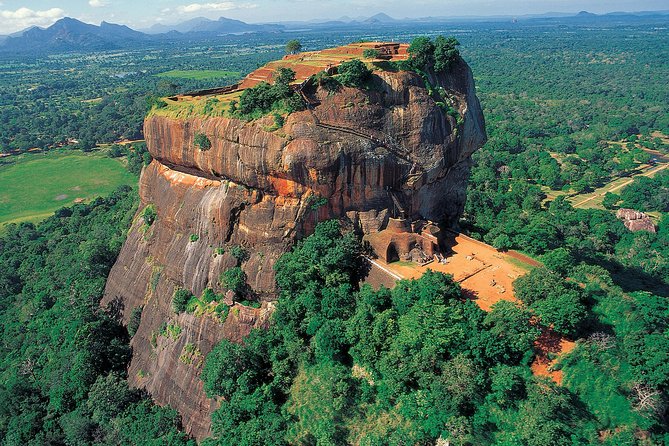 Private day tour to Sigiriya and Dambulla from Colombo - The long-day drawbacks you should accept