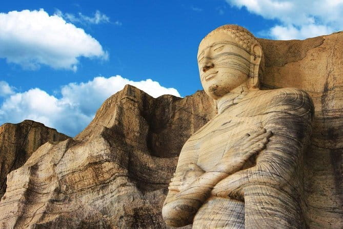 Private Day Tour to Sigiriya and Pidurangala in Dambulla - The road between stops may bring a surprise