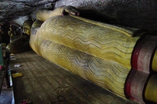 Private day trip Sigiriya, Dambulla with Kaudulla national park safari - Dambulla Cave Temple and the climb into the rock