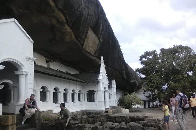 Private day trip Sigiriya, Dambulla with Kaudulla national park safari - Who should book this experience?