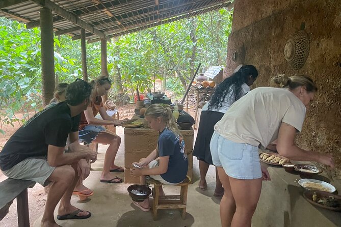 Private Kandy Authentic Cooking Class - Dinner in the outdoor dining hut