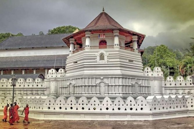 Private Kandy Day Tour from Colombo - Safety, comfort, and the solo question