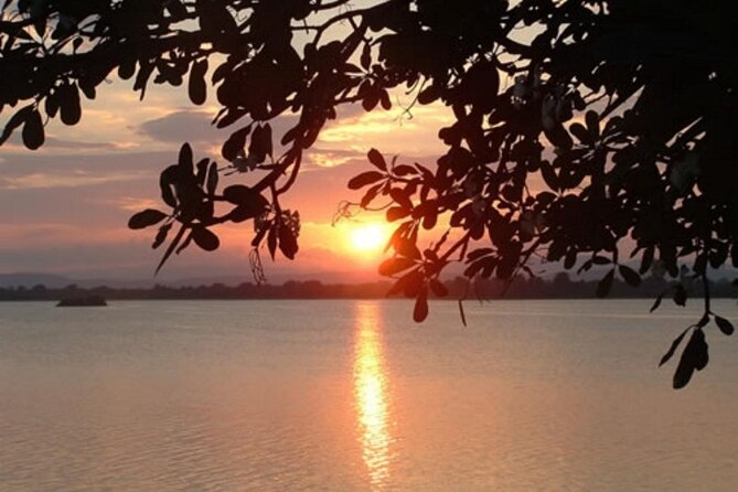 Private Polonnaruwa Sightseeing Day Tour from Sigiriya - Vatadage and Siva Devalaya show different faiths