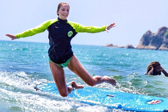 PRIVATE Surf Lesson for Beginners - Learning the jump-up and stance on the beach