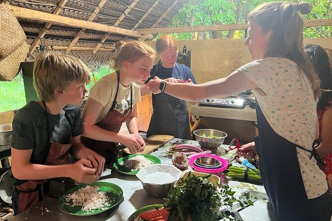Sajee’s Place Cooking Class - Learning Sri Lankan spices by smell and taste