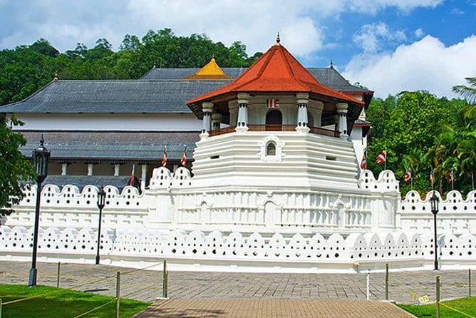 Shore Excursions Colombo Port Passenger Terminal to Kandy By Car. - Sri Dalada Maligawa, Kandy’s sacred center