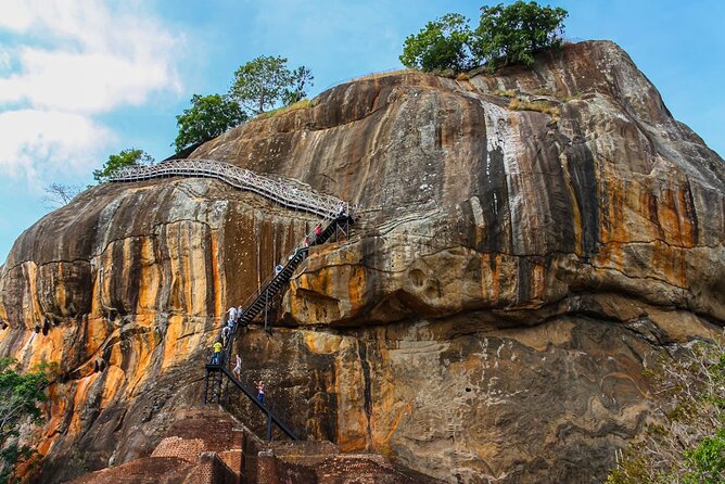 Sigiriya and Dambulla Day Tour from Kalutara All Inclusive - FAQ