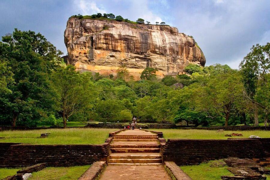 Sigiriya: Day Tour with Jeep Safari From Trincomalee - A guide and driver can shape the whole day