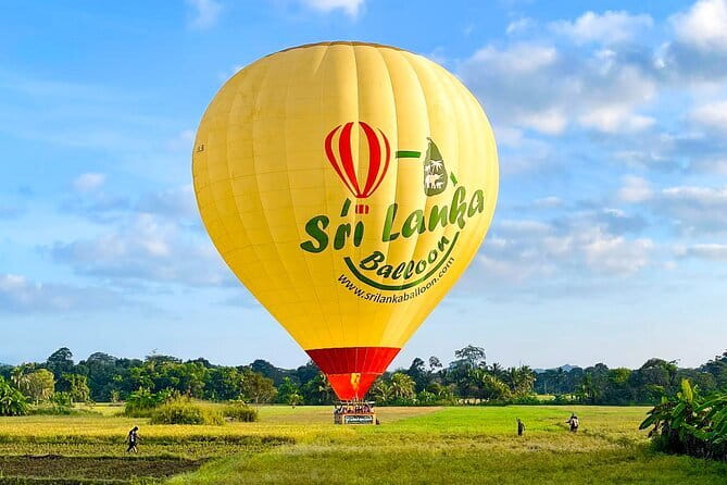 Sigiriya & Habarana: Sunrise Hot Air Balloon Ride Experience - Breakfast while the balloon rises