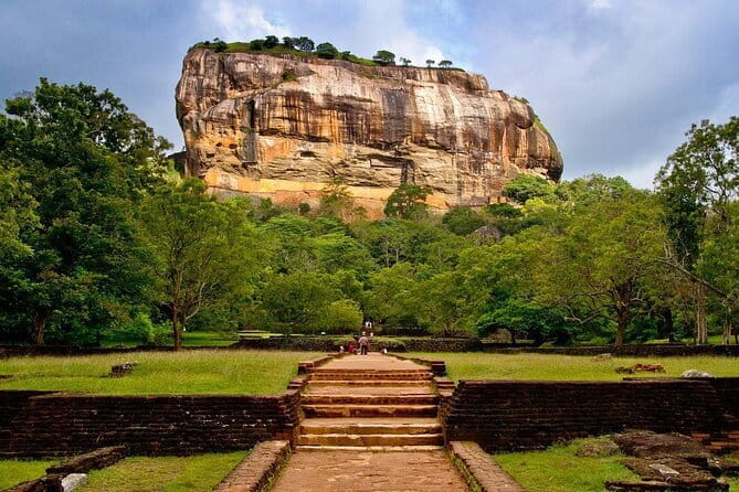 Sigiriya Lion Rock & Dambulla Cave Temple Day Tour From Colombo - Why this Colombo day trip works