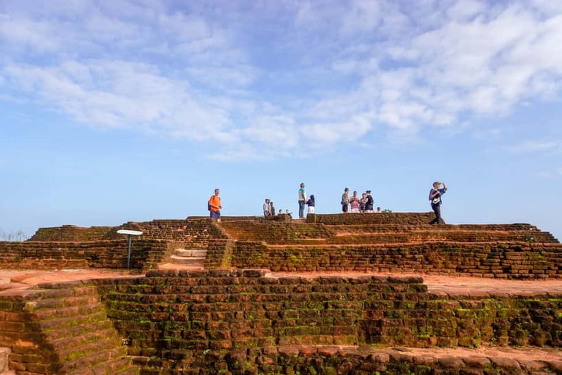 Sigiriya Lion Rock Hike & Minneriya National Park Safari - Timing, transfers, and the Habarana stop