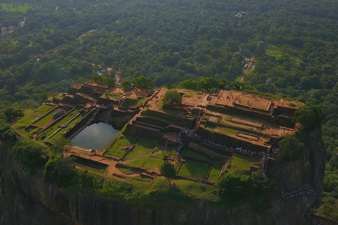 Sigiriya Rock and Dambulla Cave All Inclusive Private Day Trip - Lunch after the climb