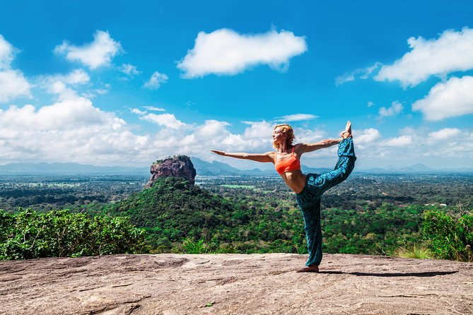 Sigiriya Rock and Dambulla Cave Temple Day Tour - Leaving Colombo in an air-conditioned vehicle