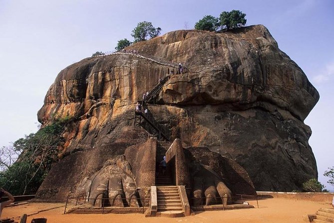 Sigiriya Rock and Dambulla Cave Temples from Colombo (All inclusive day tour) - Sigiriya Rock Fortress: two hours among palace ruins
