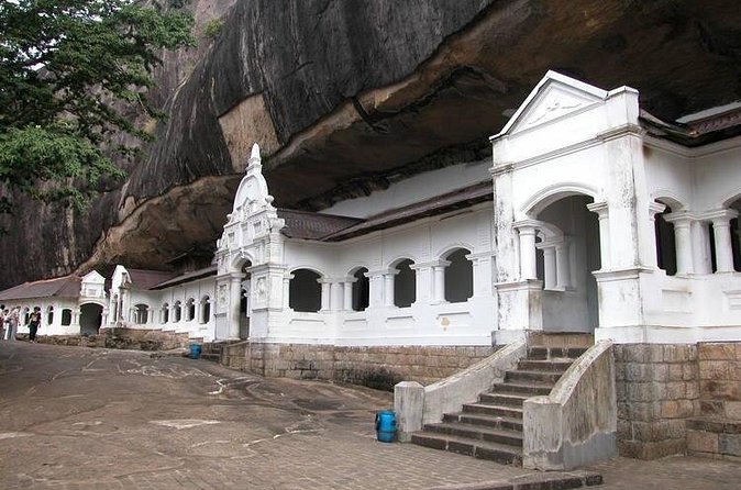Sigiriya Rock and Dambulla Cave Temples from Colombo (All inclusive day tour) - Practical details that can save trouble